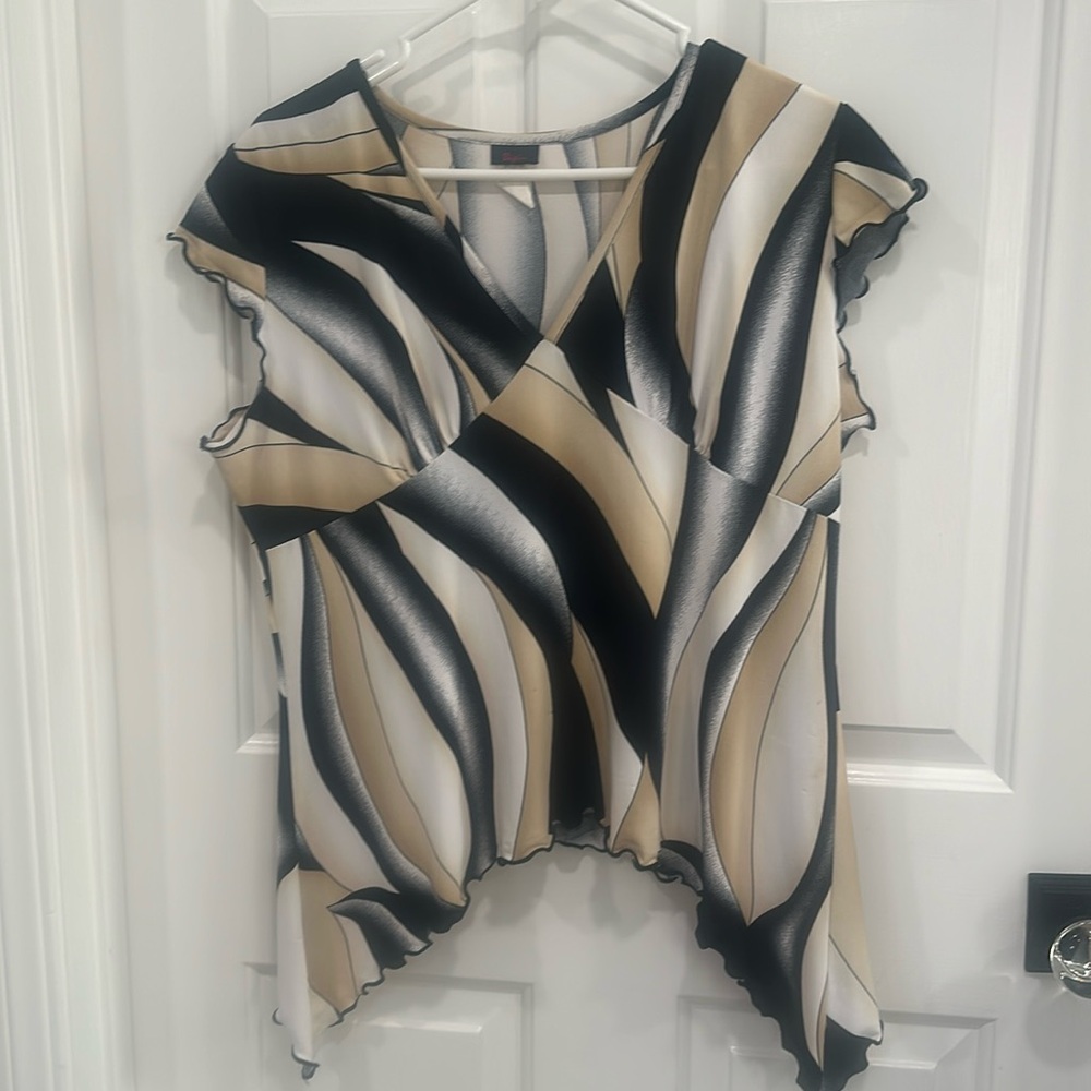 Black 10 beige below the waist women’s blouse 90% polyester 10% spandex
